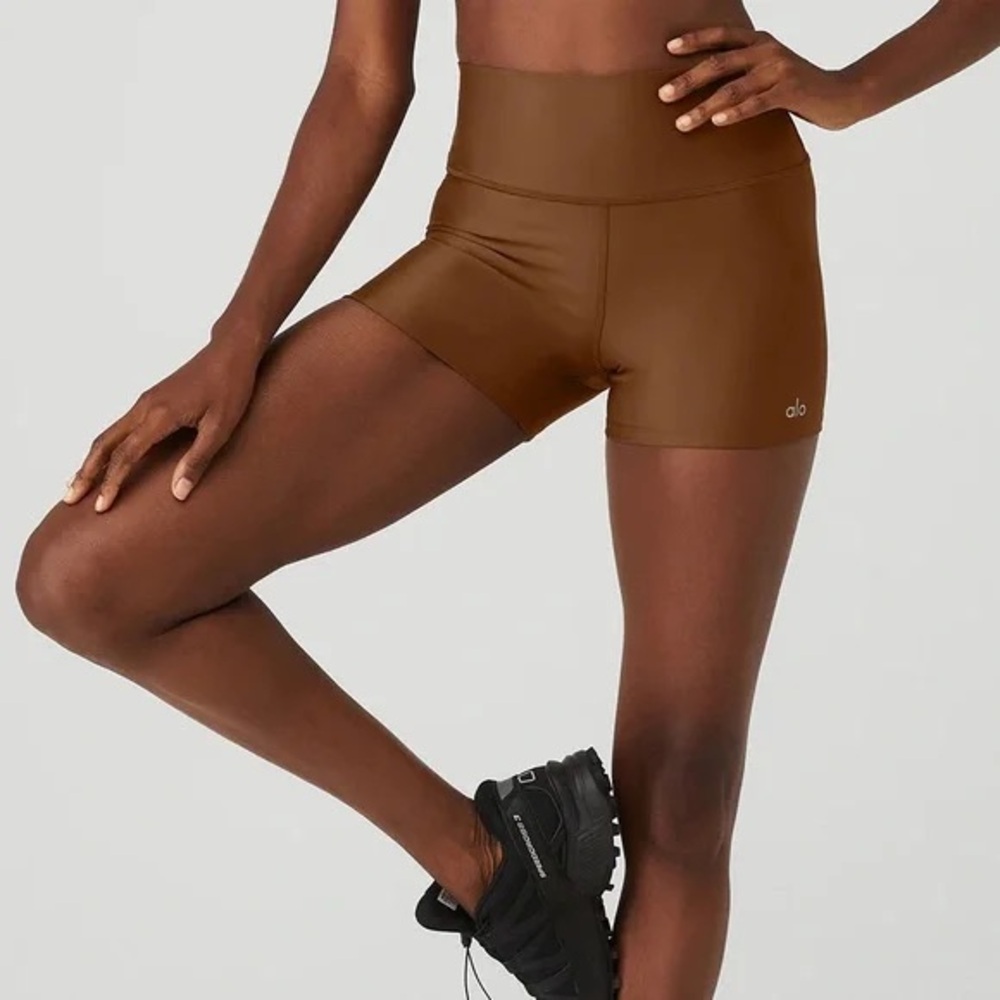 Alo airlift shorts cinnamon